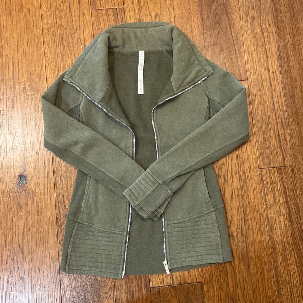 Lululemon Zip Up Size 6